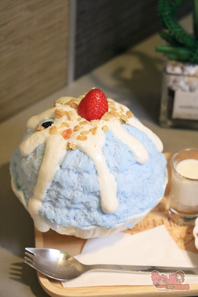 【台南冰店】冰封仙果ICE UNA！有專利的雪花冰，特色造型可愛又好吃，更是採用天然水果加上鮮奶製冰喔~