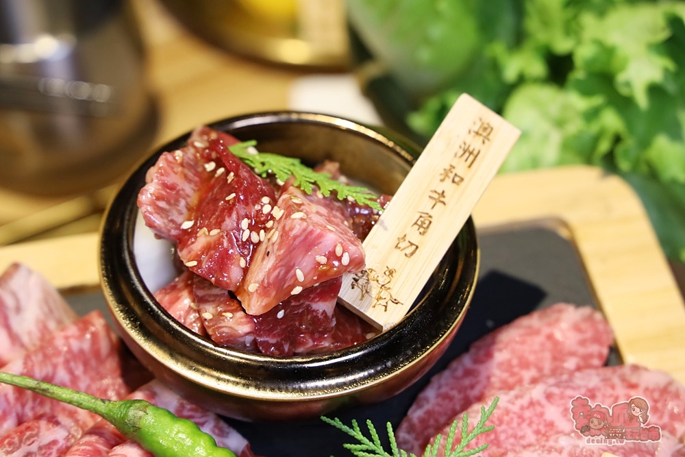 【台南燒烤】慕十里韓式燒肉！東區人氣韓式燒肉店， 當月壽星送你日本宮崎和牛，還有超少見的生醃醬蟹也是鮮的出奇~