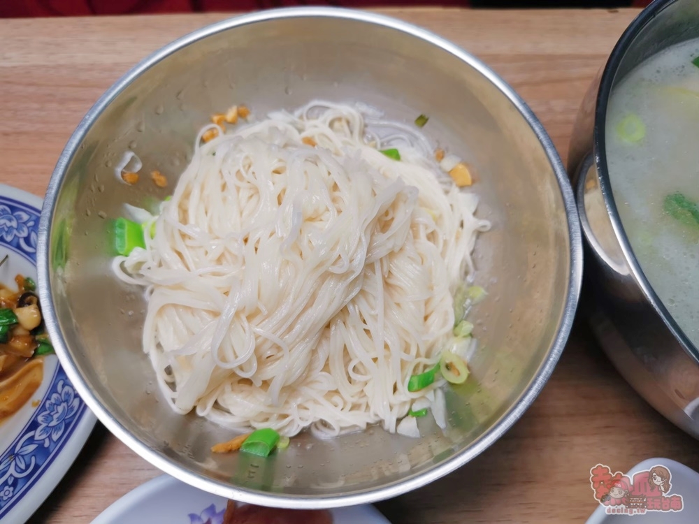 【台南美食】水仙宮三兄弟魚湯店！隱身在菜市場的魚湯店，漁獲當天現捕，早上六點就能吃到~