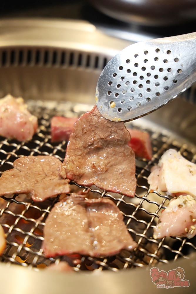 【台南美食】青青燒肉：299就能吃到個人燒肉套餐，CP值超高！邊緣人就能獨享的好味道~