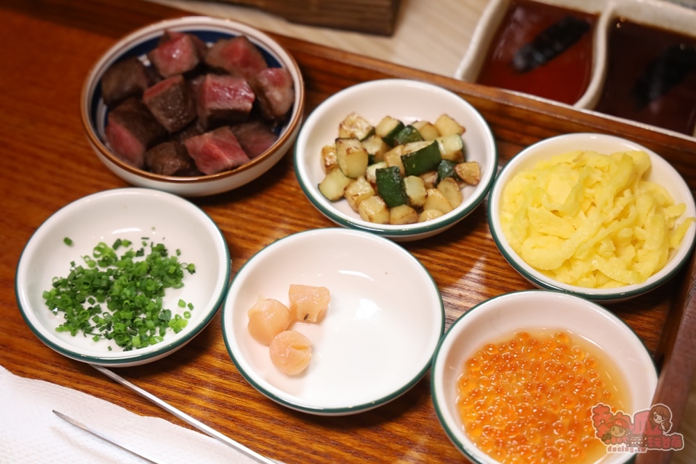 【台南美食】初幸居食屋！台南少見日本和牛牛腸鍋，日式釜飯還有桌邊服務，給你滿滿儀式感~