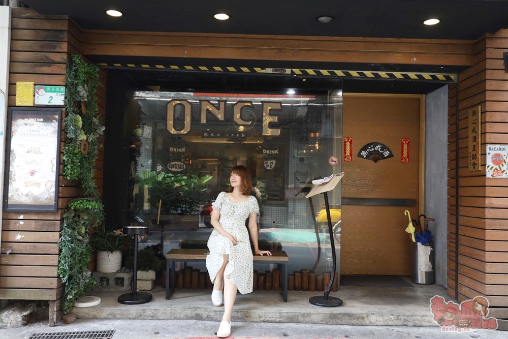 ONCE Cafe&Bar無心戒酒互助會-西寧分會:白天就營業的琴酒王國,超過上百款琴酒美食任你搭~