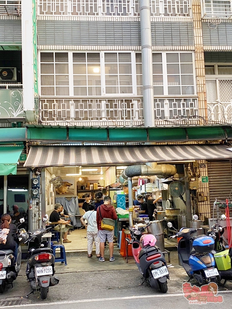 【台南美食】鴨霸當歸鴨:南區在地超過20鴨肉飯老店,最搶手的是鴨腿飯,包準讓你津津回味~