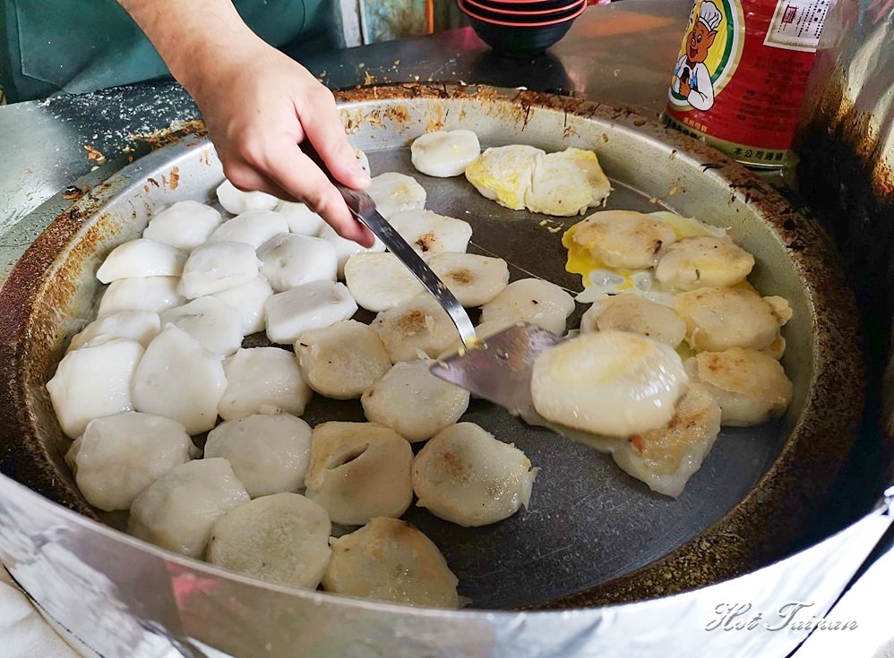 【台南美食】延平市場粿仔嬤:延平市場內的人氣早餐,肉粿+虱目魚羹就是好吃的保證~