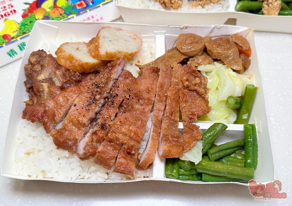 【台南美食】阿松排骨飯:關帝廳旁的人氣排骨飯,但我個人更推雞排飯啊~