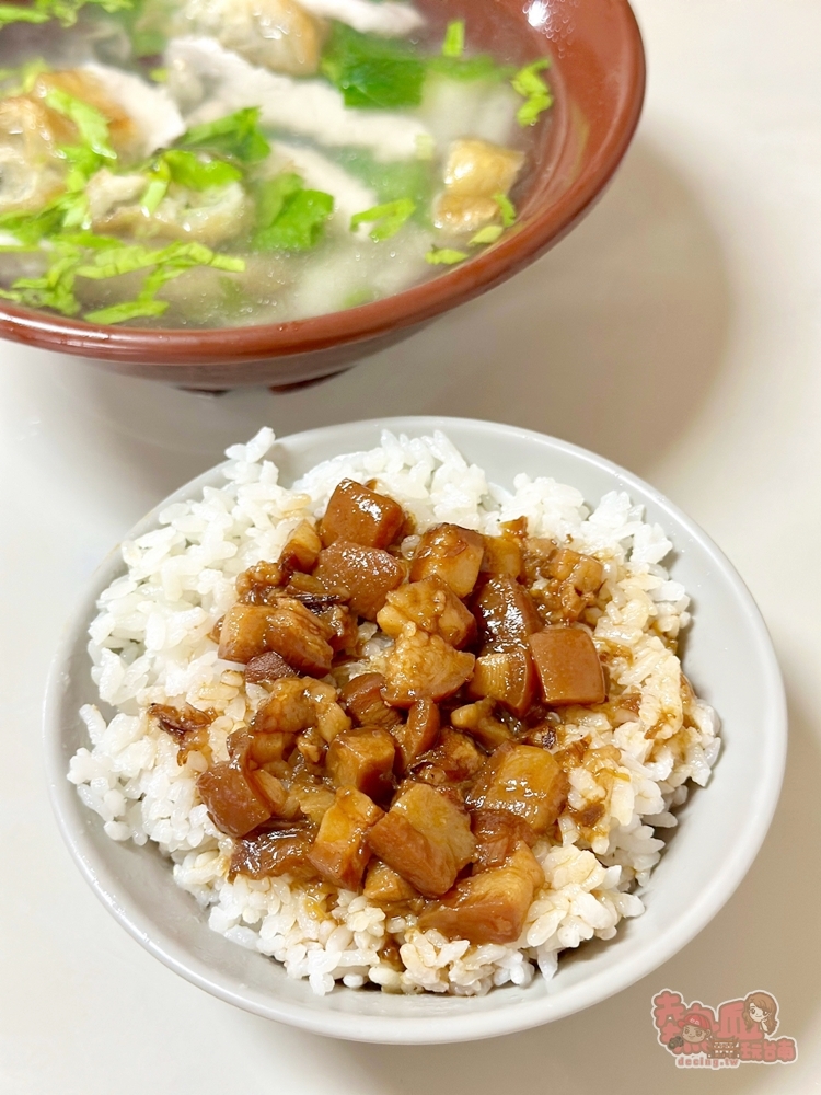 【台南美食】安平鼎邊銼:安平人的古早味早餐,一碗鼎邊銼配肉燥飯絕配~