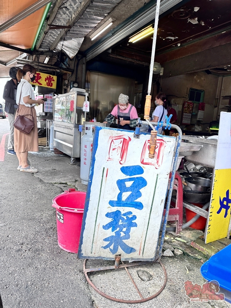 【台南美食】正圓圓豆漿店:新營晨間限定的美味,酥脆燒餅油條超好吃,限量飯糰晚來吃不到~