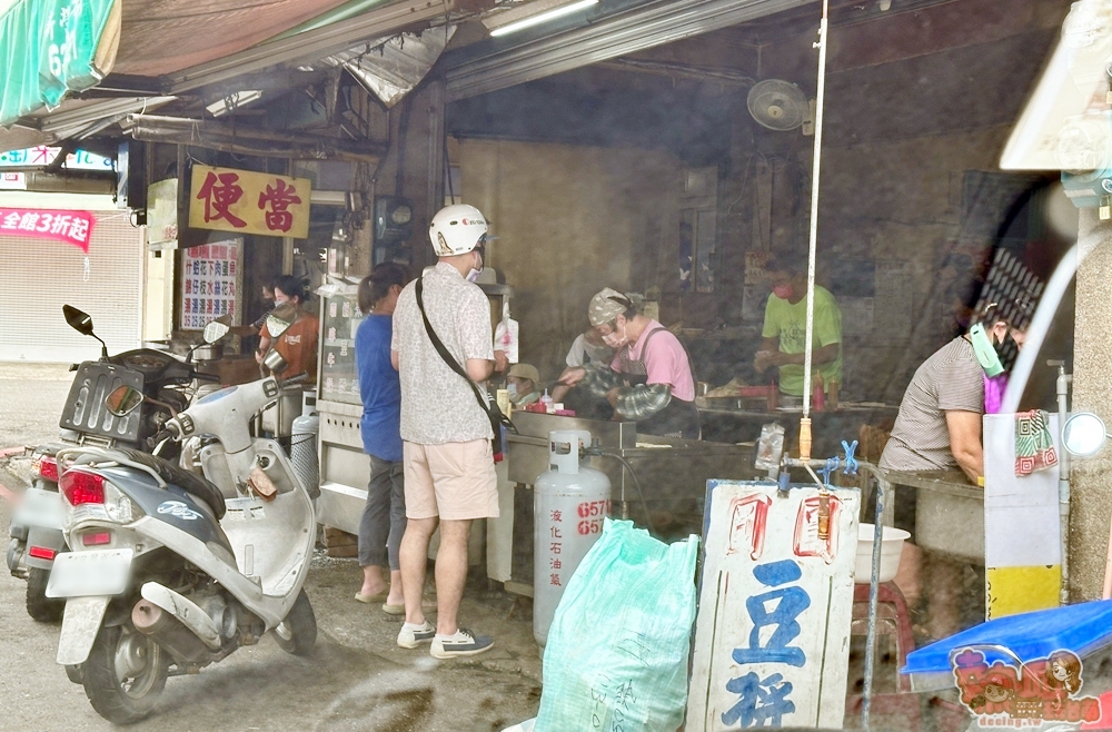 【台南美食】正圓圓豆漿店:新營晨間限定的美味,酥脆燒餅油條超好吃,限量飯糰晚來吃不到~