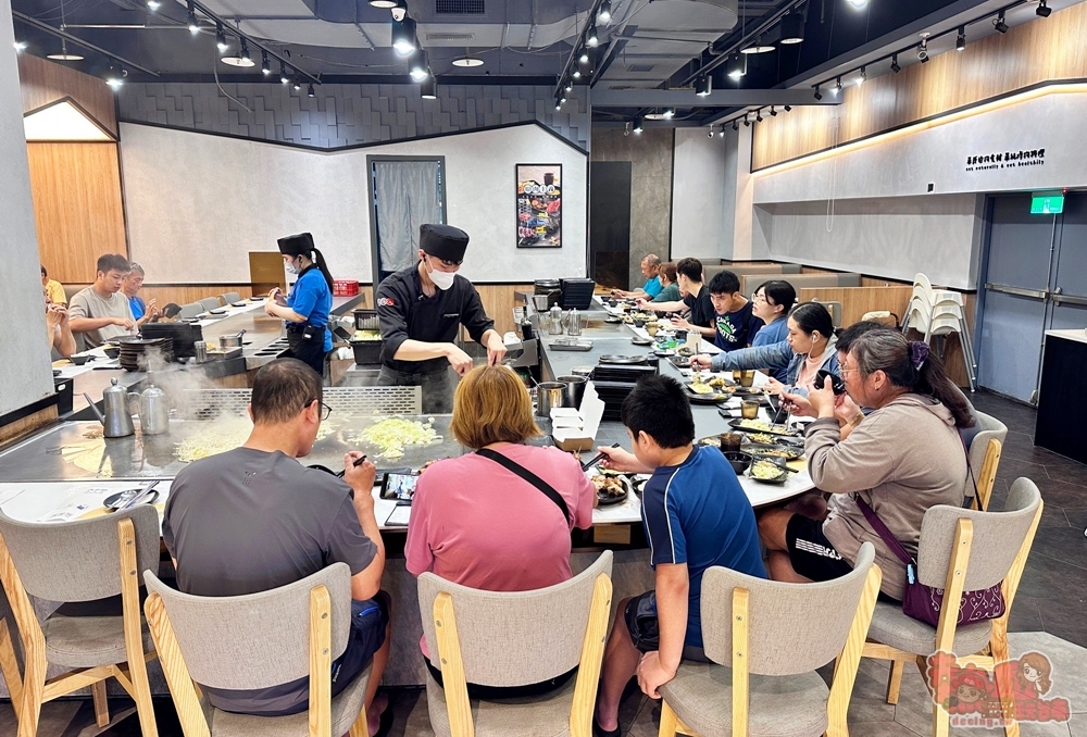 【台南家樂福】家樂福仁德店美食街,14家各國料理美食任你選~