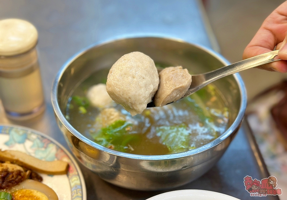 【台南美食】茂爸的麵:鴨母寮人氣麵攤,必點招牌乾麵,彈牙麵條拌入香濃的古早味肉燥~