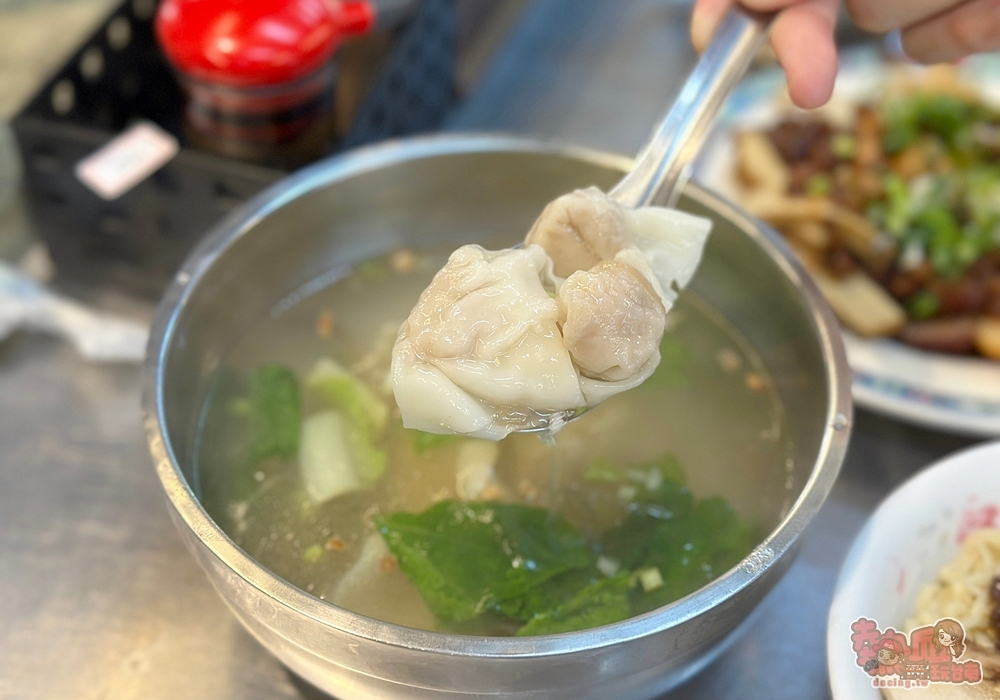 【台南美食】茂爸的麵:鴨母寮人氣麵攤,必點招牌乾麵,彈牙麵條拌入香濃的古早味肉燥~