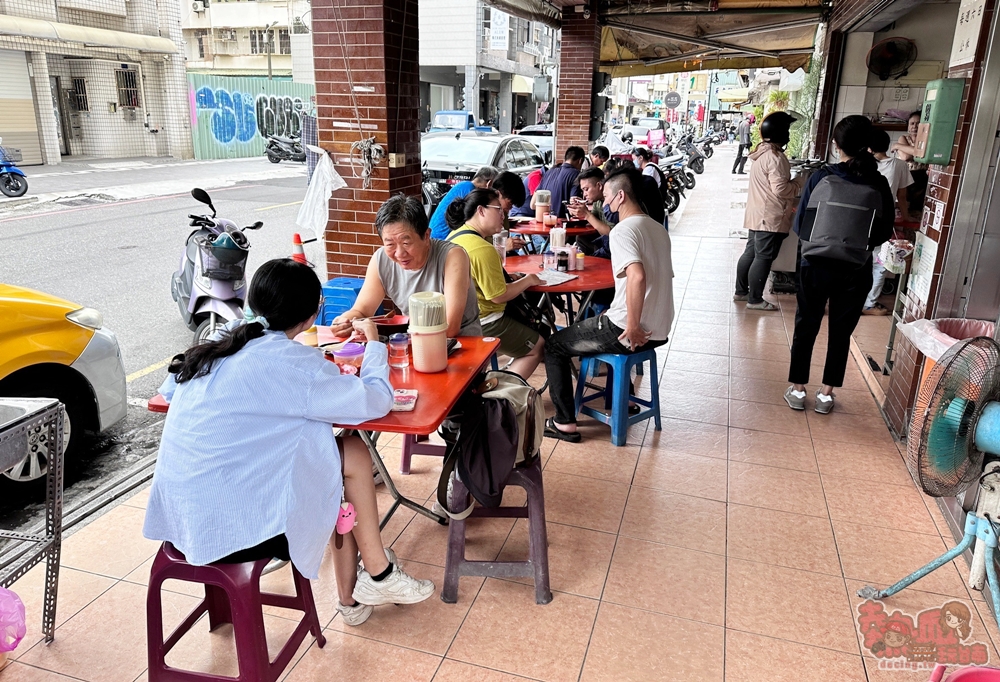 【台南美食】前鋒水餃之家：台南賣水餃那麼霸氣也沒幾間了！台南知事官邸旁的人氣銅板美食~