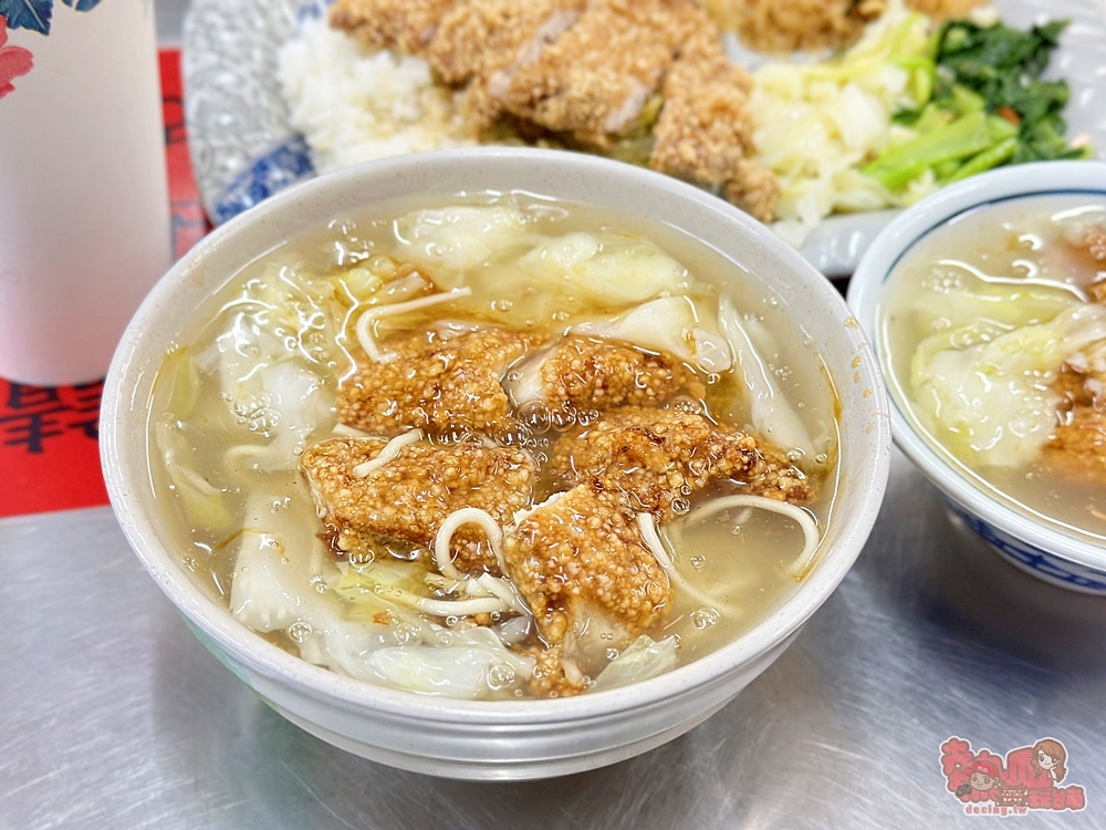 【台南美食】真正土魠魚羹:真正老饕最愛,用餐時間一定要排隊的土魠魚羹店,人氣招牌竟是古早味排骨飯~