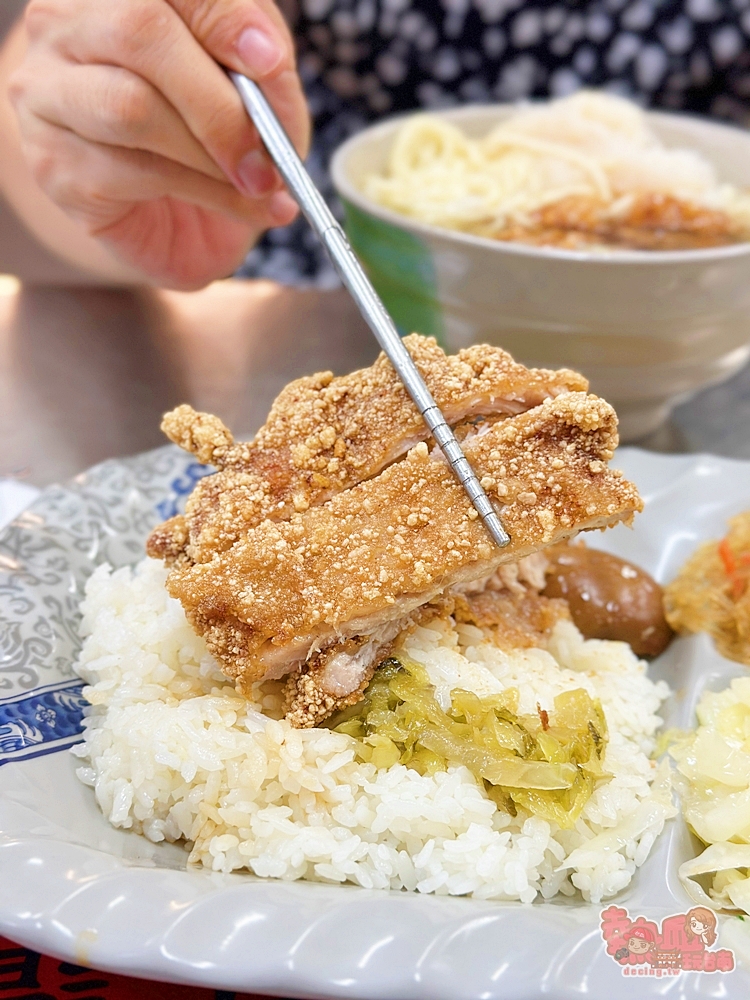 【台南美食】真正土魠魚羹:真正老饕最愛,用餐時間一定要排隊的土魠魚羹店,人氣招牌竟是古早味排骨飯~