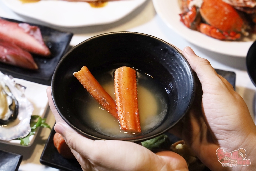 【台南美食】夏都城旅城食百匯餐廳:秋天期間限定蝦蟹料理吃到飽,帶你這樣吃最省錢~