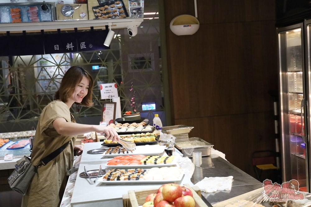 【台南美食】夏都城旅城食百匯餐廳:秋天期間限定蝦蟹料理吃到飽,帶你這樣吃最省錢~