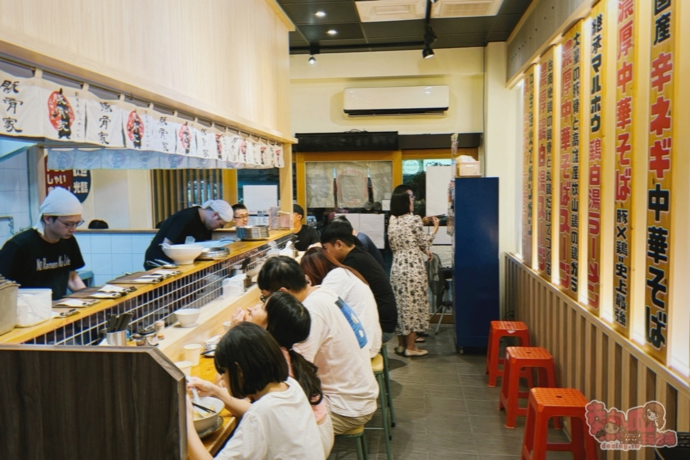 【台南美食】豚骨家:寶來軒姊妹店,日系風格拉麵,隱藏版拉麵配烤年糕~