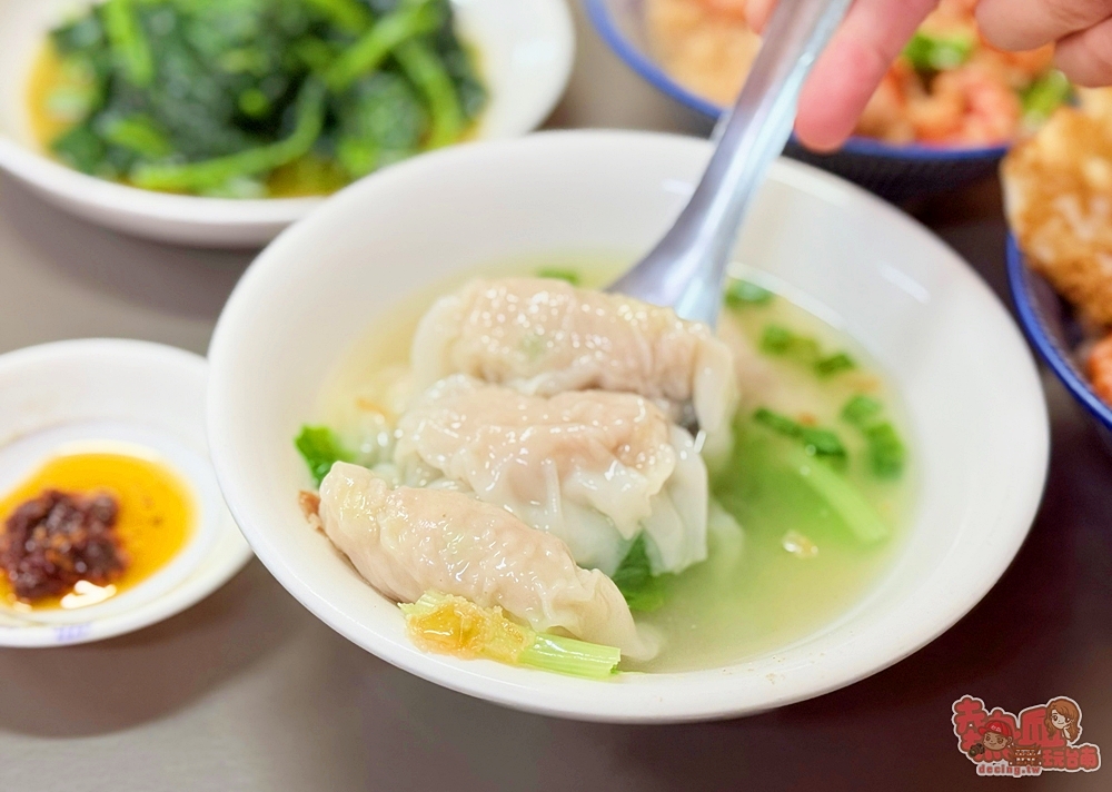 【台南美食】目鏡蝦仁飯:爆量蝦仁尬鴨蛋,花枝蝦仁餛飩湯別地吃不到~