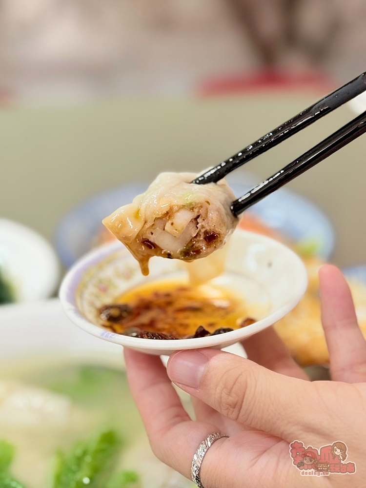 【台南美食】目鏡蝦仁飯:爆量蝦仁尬鴨蛋,花枝蝦仁餛飩湯別地吃不到~