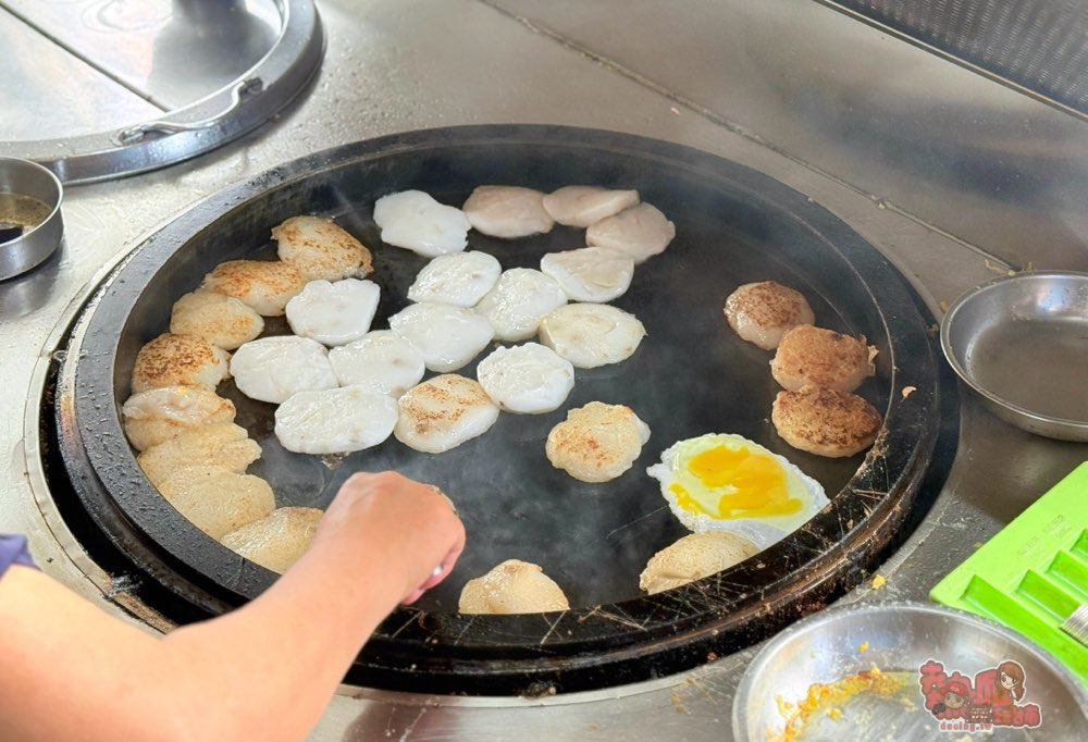 【台南美食】新化煎粿:隱藏在市場旁的煎粿店,軟Q吃起來超像麻糬～