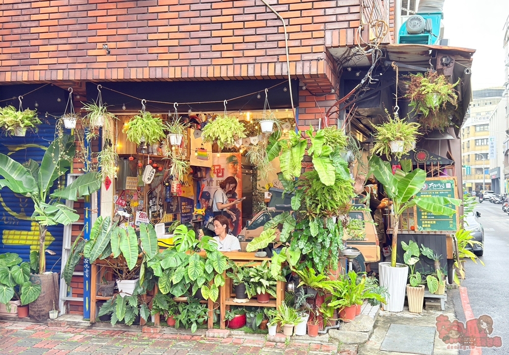 【台南美食】太陽的時間碳烤土司:早餐就開賣的碳烤酒香鹹豬肉漢堡,風味獨特一吃就愛上~