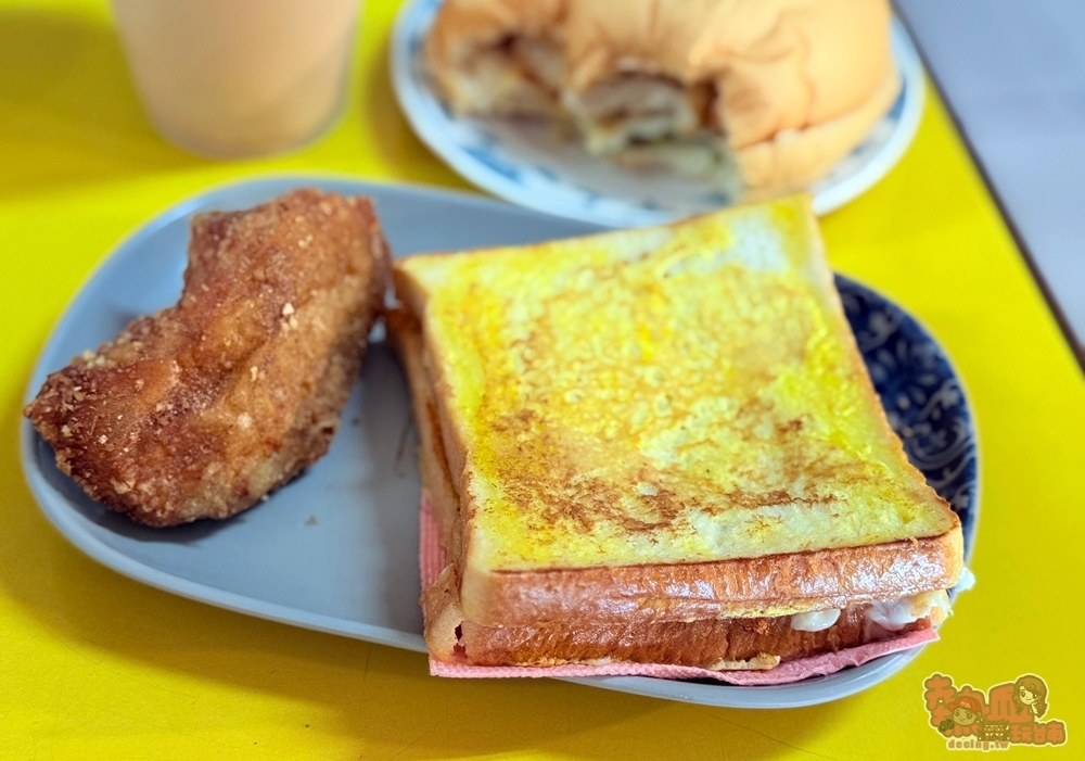 【台南美食】夏怡跳漢堡店:新化人從小吃到大的早餐店,古早味炸物配古早味飲料~