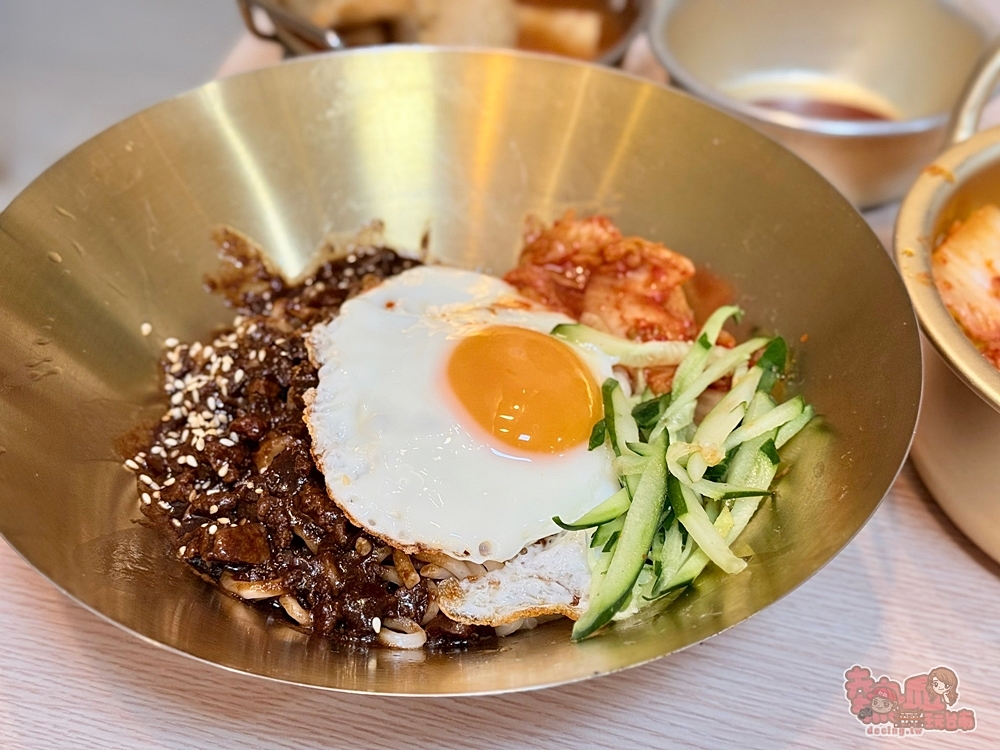 【台南美食】虎東후둥:育樂街上超人氣虎東韓食,平價韓式料理只要百元就能吃到~