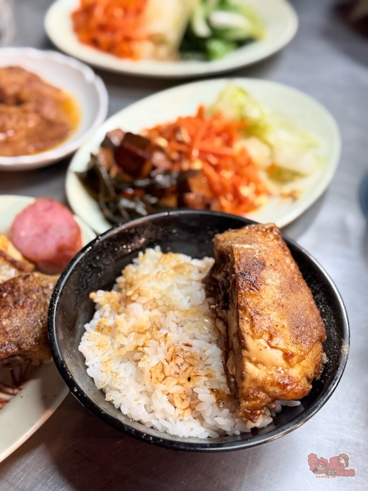 【台南美食】鄉舟燒肉飯！海安路上低調的超強燒肉飯，來吃的都是台南在地人~