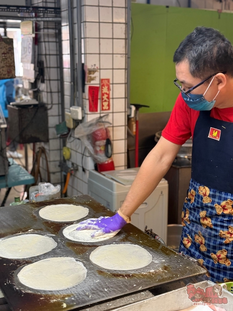 【台南美食】鴨母寮市場也能吃到阿真春捲,環境好而且還比較不用排隊耶~