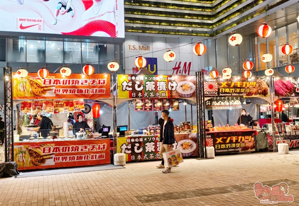 【台南活動】南紡購物中心日本屋台祭:超有日式氛圍的市集,老闆真的都是日本人耶~