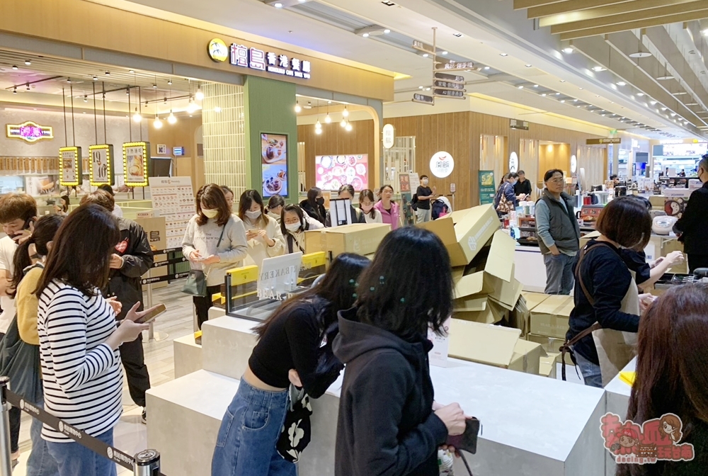 【台南快閃甜點】Bear Bakery小熊菓子:超人氣小熊菓子台南快閃,超好吃馬卡龍小圓餅,一開賣就大排長龍~