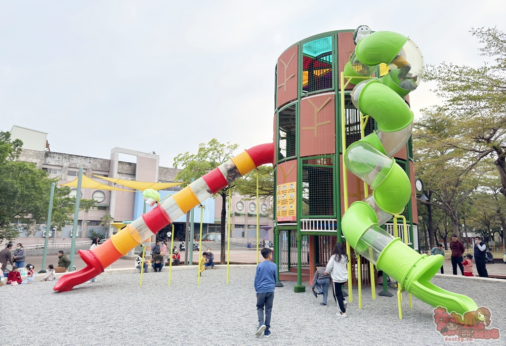 【台南親子公園】歸仁運動公園:釋迦+高鐵雙主題特色公園,分齡規劃,玩起來更安全~