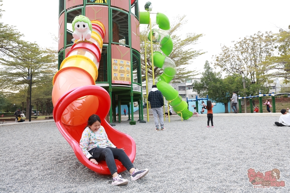 【台南親子公園】歸仁運動公園:釋迦+高鐵雙主題特色公園,分齡規劃,玩起來更安全~