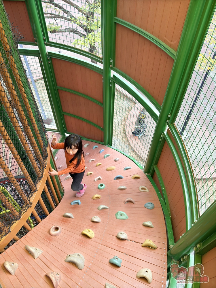 【台南親子公園】歸仁運動公園:釋迦+高鐵雙主題特色公園,分齡規劃,玩起來更安全~