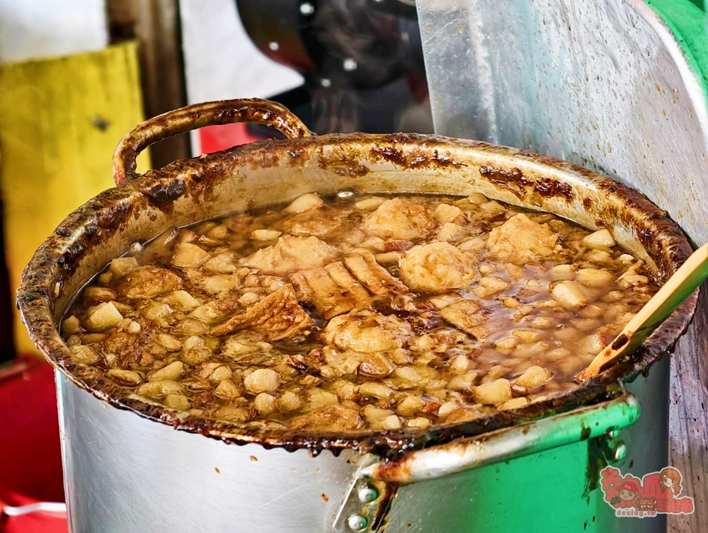 【台南美食】林家肉燥飯:安南區秘密店,肉燥飯只要10元,鹹粥更是料多實在,小卷湯更只要這個價~