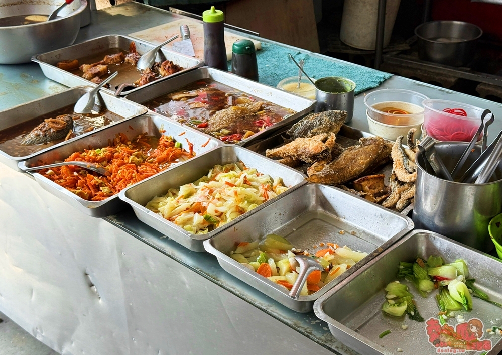 【台南美食】林家肉燥飯:安南區秘密店,肉燥飯只要10元,鹹粥更是料多實在,小卷湯更只要這個價~