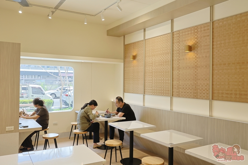 【台南美食】麵兒見:善化人氣老店安平館,傳承至山東老味道,必吃老滷黑白切,川味麻辣拌麵越吃越涮嘴~