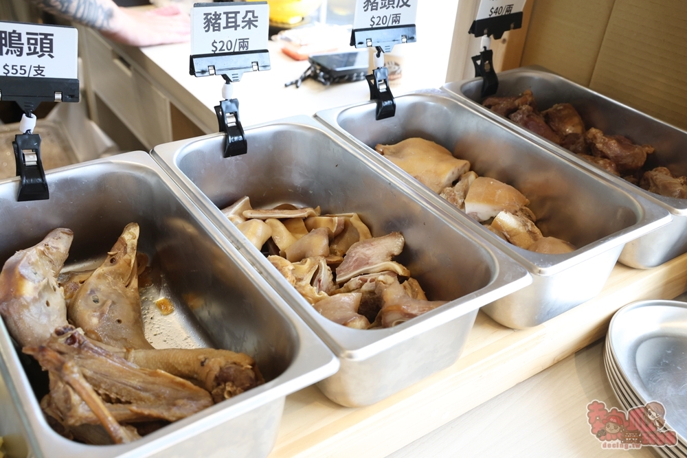 【台南美食】麵兒見:善化人氣老店安平館,傳承至山東老味道,必吃老滷黑白切,川味麻辣拌麵越吃越涮嘴~