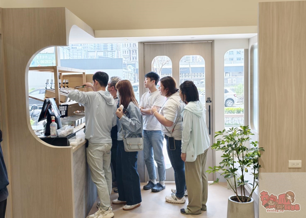 【台南美食】麵兒見:善化人氣老店安平館,傳承至山東老味道,必吃老滷黑白切,川味麻辣拌麵越吃越涮嘴~