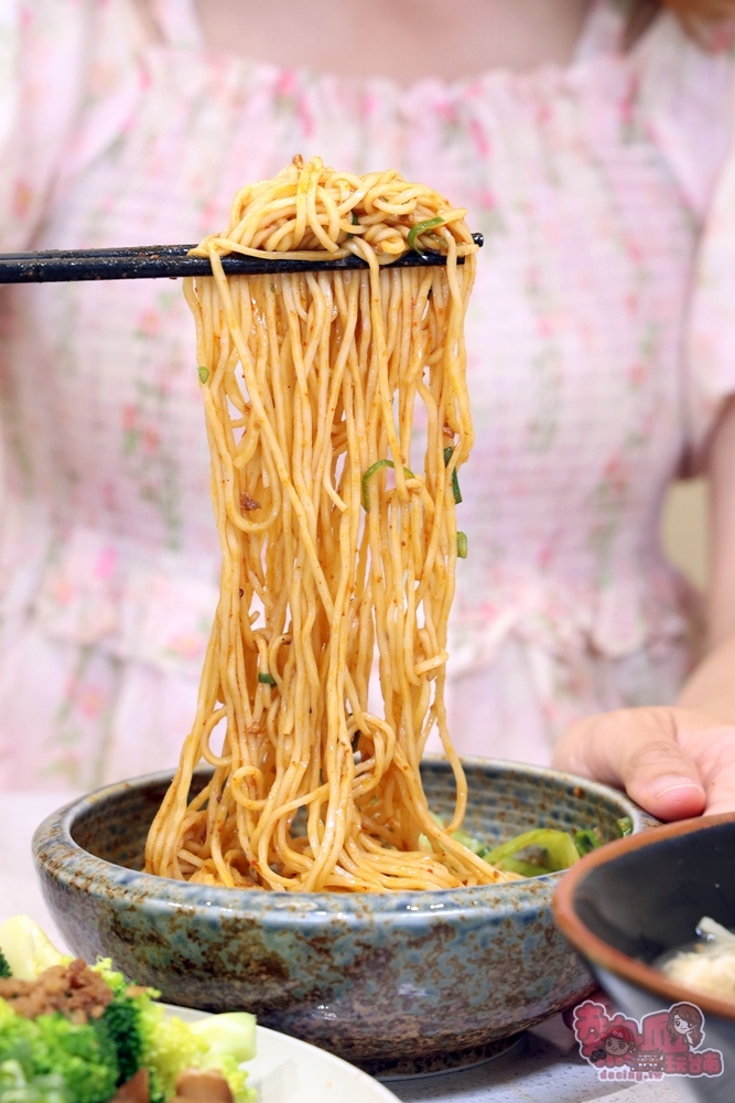 【台南美食】麵兒見:善化人氣老店安平館,傳承至山東老味道,必吃老滷黑白切,川味麻辣拌麵越吃越涮嘴~