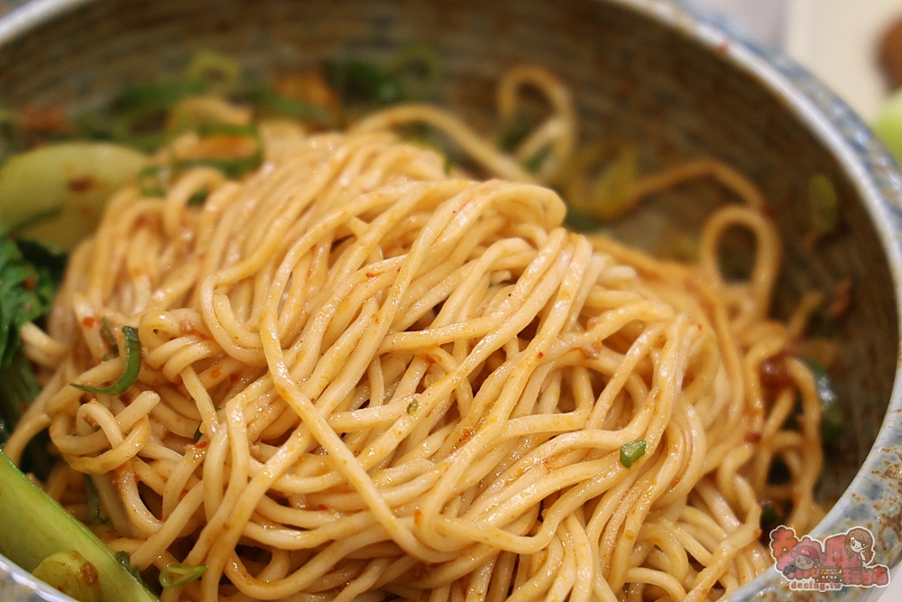 【台南美食】麵兒見:善化人氣老店安平館,傳承至山東老味道,必吃老滷黑白切,川味麻辣拌麵越吃越涮嘴~