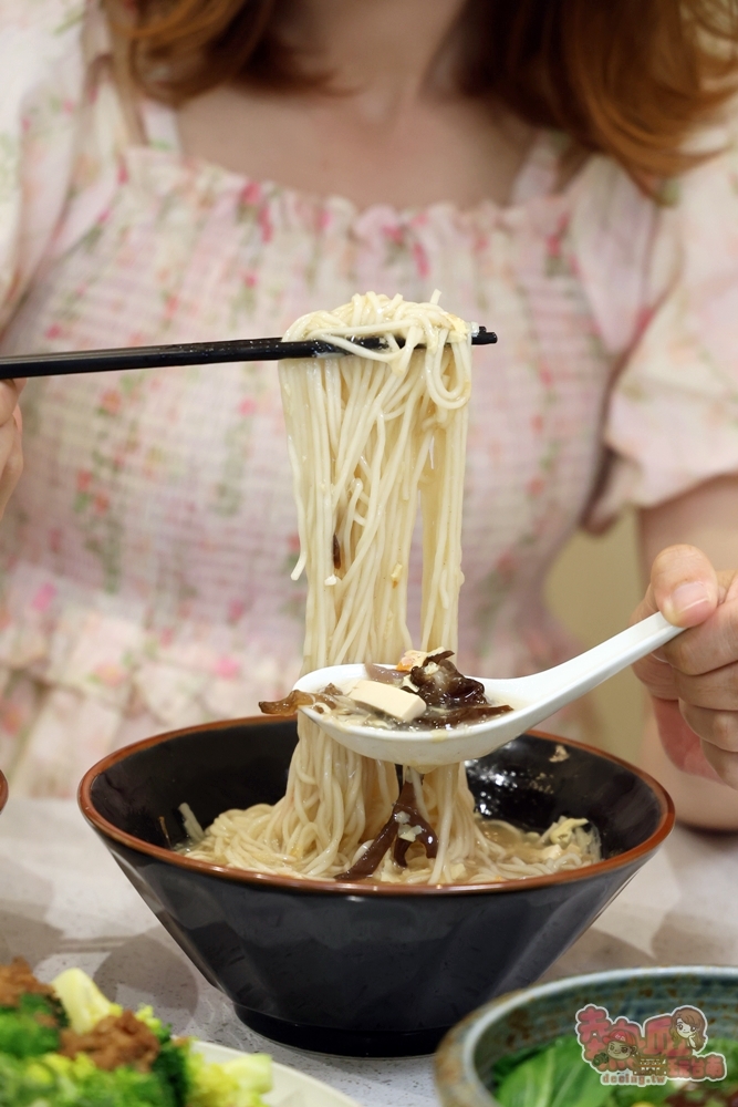 【台南美食】麵兒見:善化人氣老店安平館,傳承至山東老味道,必吃老滷黑白切,川味麻辣拌麵越吃越涮嘴~