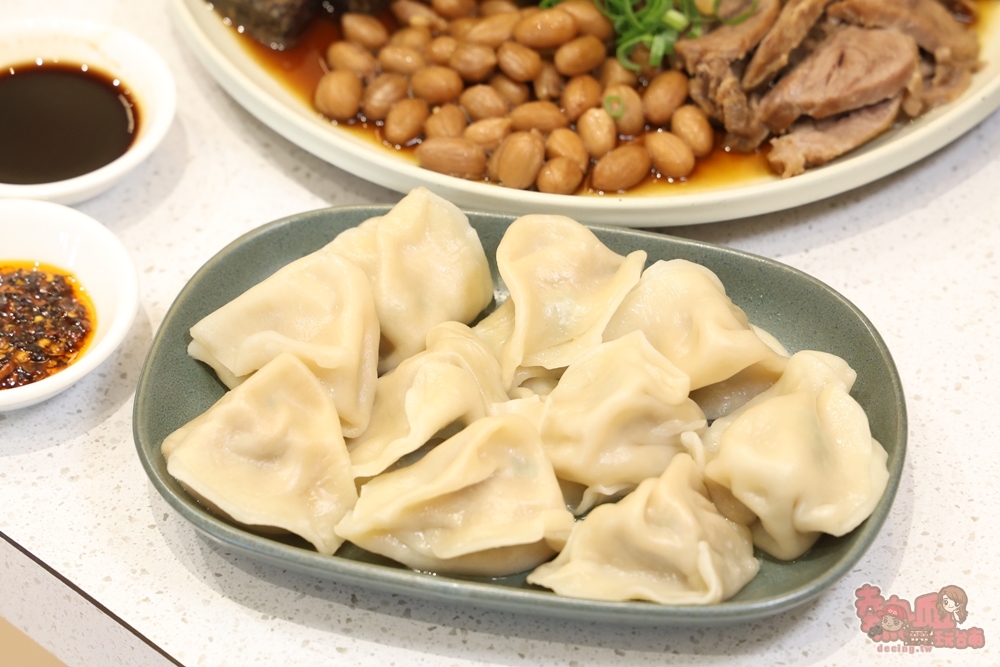 【台南美食】麵兒見:善化人氣老店安平館,傳承至山東老味道,必吃老滷黑白切,川味麻辣拌麵越吃越涮嘴~