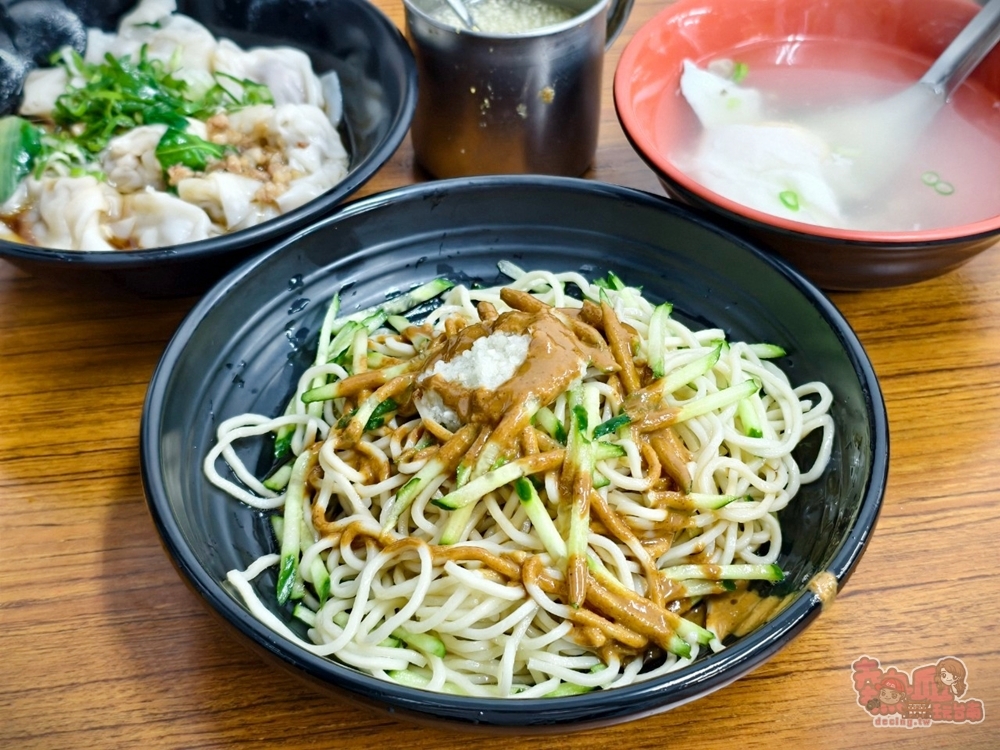 【台南美食】余家涼麵:藏在巷弄內50年老店,在地人都愛這間,必點榨菜肉絲涼麵尬蛋包湯~