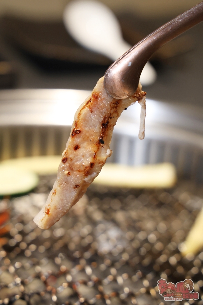 【台南美食】焰遇燒肉:台南四大名廚開的燒肉店,一次吃到各國異國料理,還能喝到鮮自然現泡茶飲~