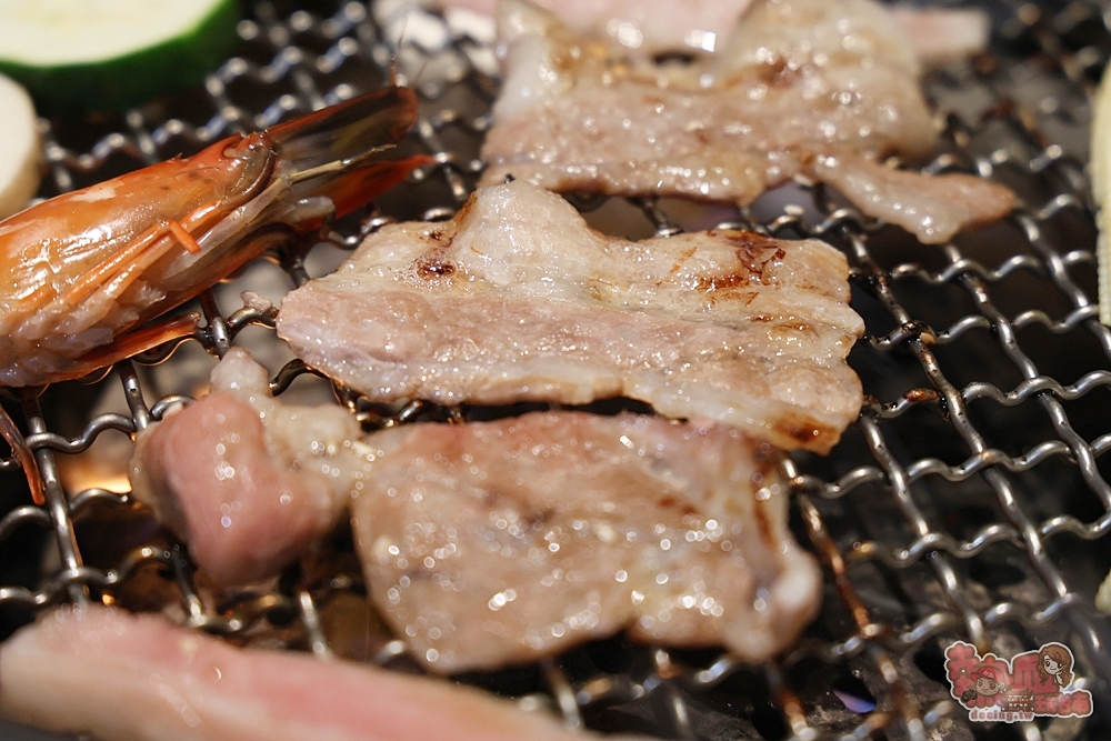 【台南美食】焰遇燒肉:台南四大名廚開的燒肉店,一次吃到各國異國料理,還能喝到鮮自然現泡茶飲~