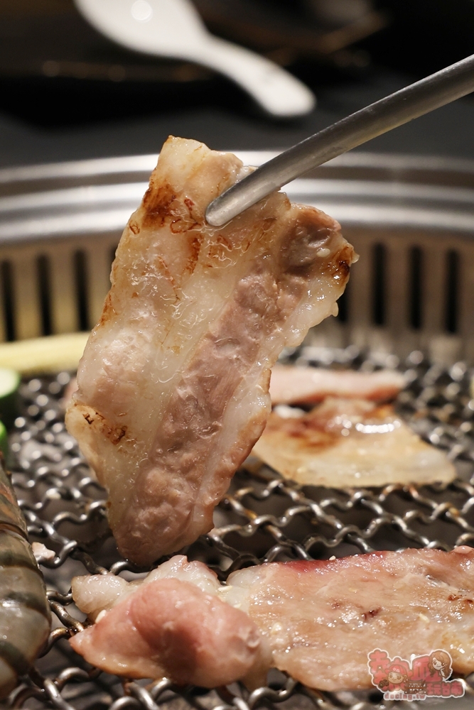 【台南美食】焰遇燒肉:台南四大名廚開的燒肉店,一次吃到各國異國料理,還能喝到鮮自然現泡茶飲~