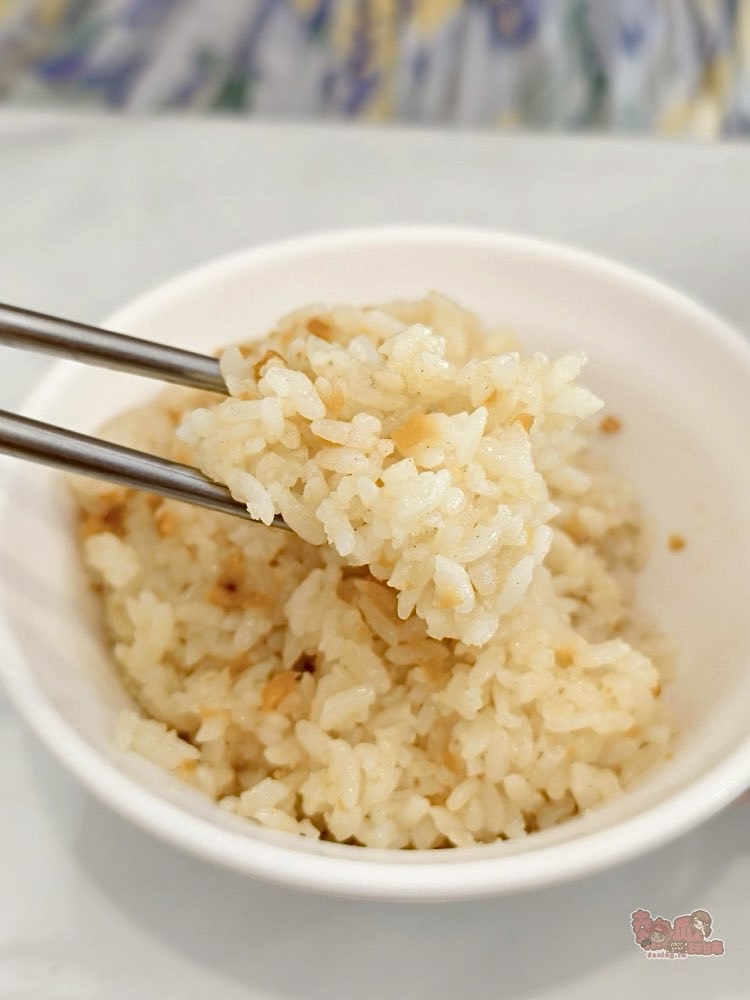 【台南美食】阿興虱目魚，台南在地人的私藏秘店！蒜頭飯必點，不吃會後悔