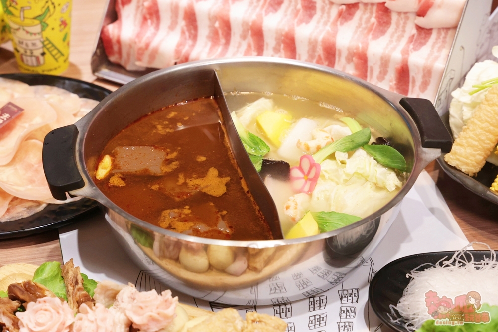 【台南火鍋】洪昌麻辣鴛鴦火鍋:新營人最愛的麻辣火鍋店,鴨血豆腐無限續,店內還可以喝到現泡的鮮自然茶飲