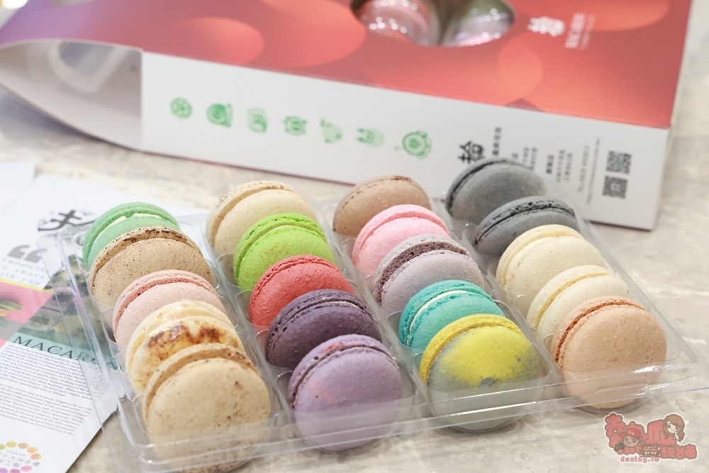 【台南伴手禮】拾參馬卡龍東橋店:台南人的馬卡龍美術館,16種風味任選,不定期還會推出隱藏版~
